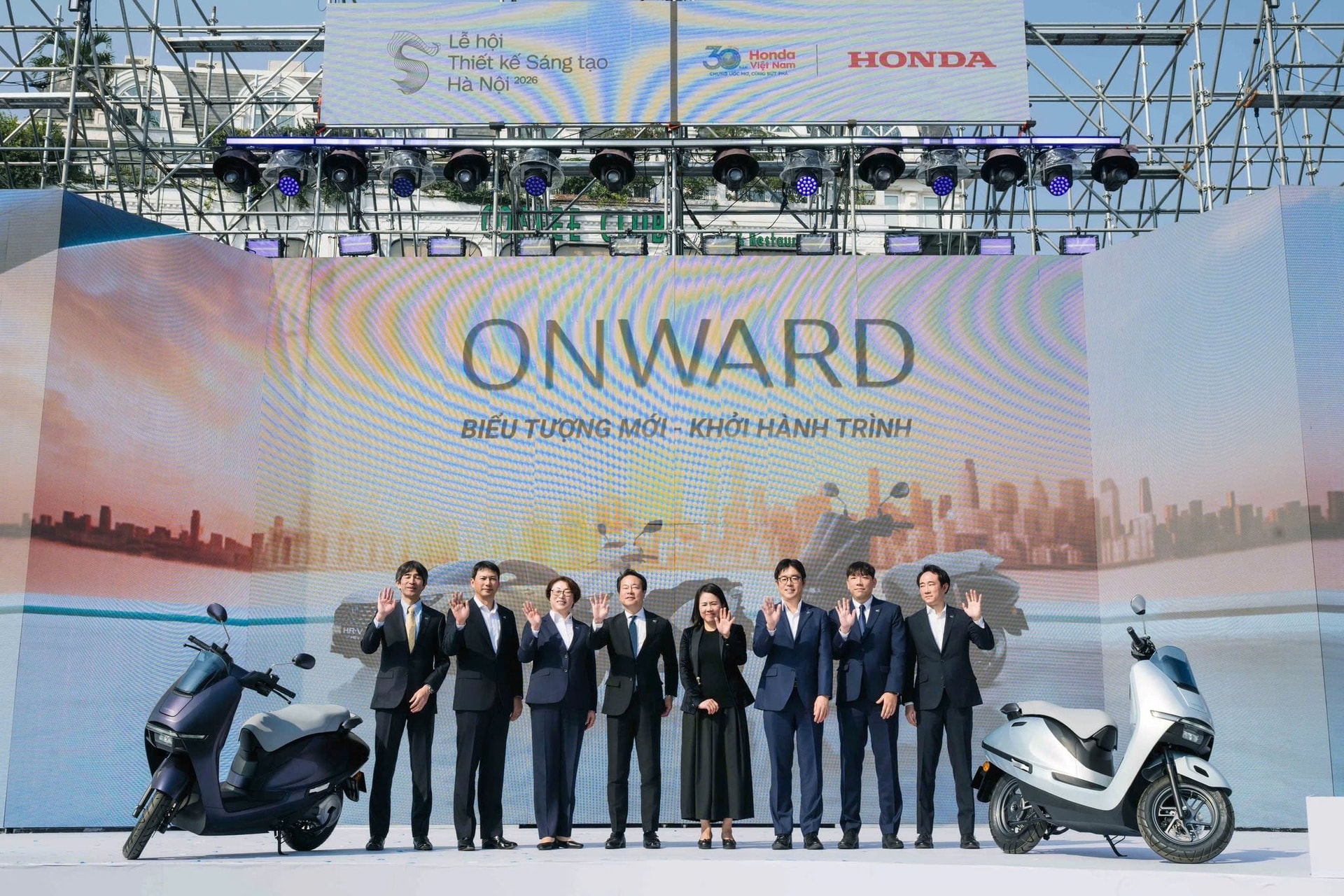 10_1_26-ra-mat-xe-may-dien-honda-uc3.jpg