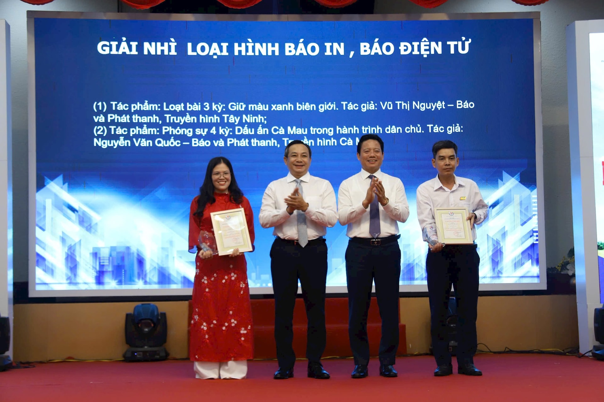 giai-nhi-bao-in.jpg