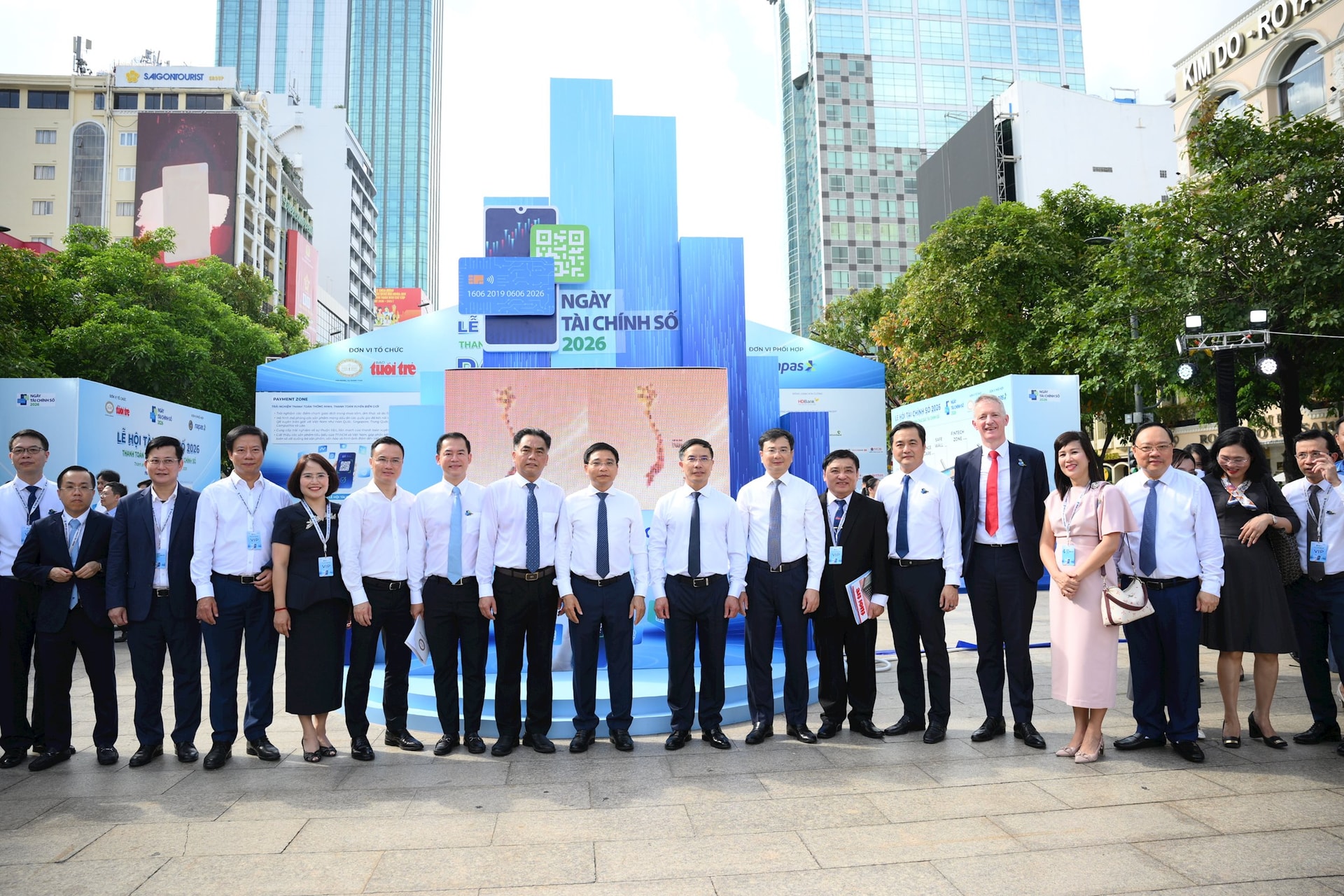 hang-nha-nuoc-viet-nam-pham-duc-an-pho-chu-tich-thuong-truc-ubnd-tp.hcm-ong-nguyen-loc-ha-cung-lanh-dao-cap-cao-tu-van-phon.jpg