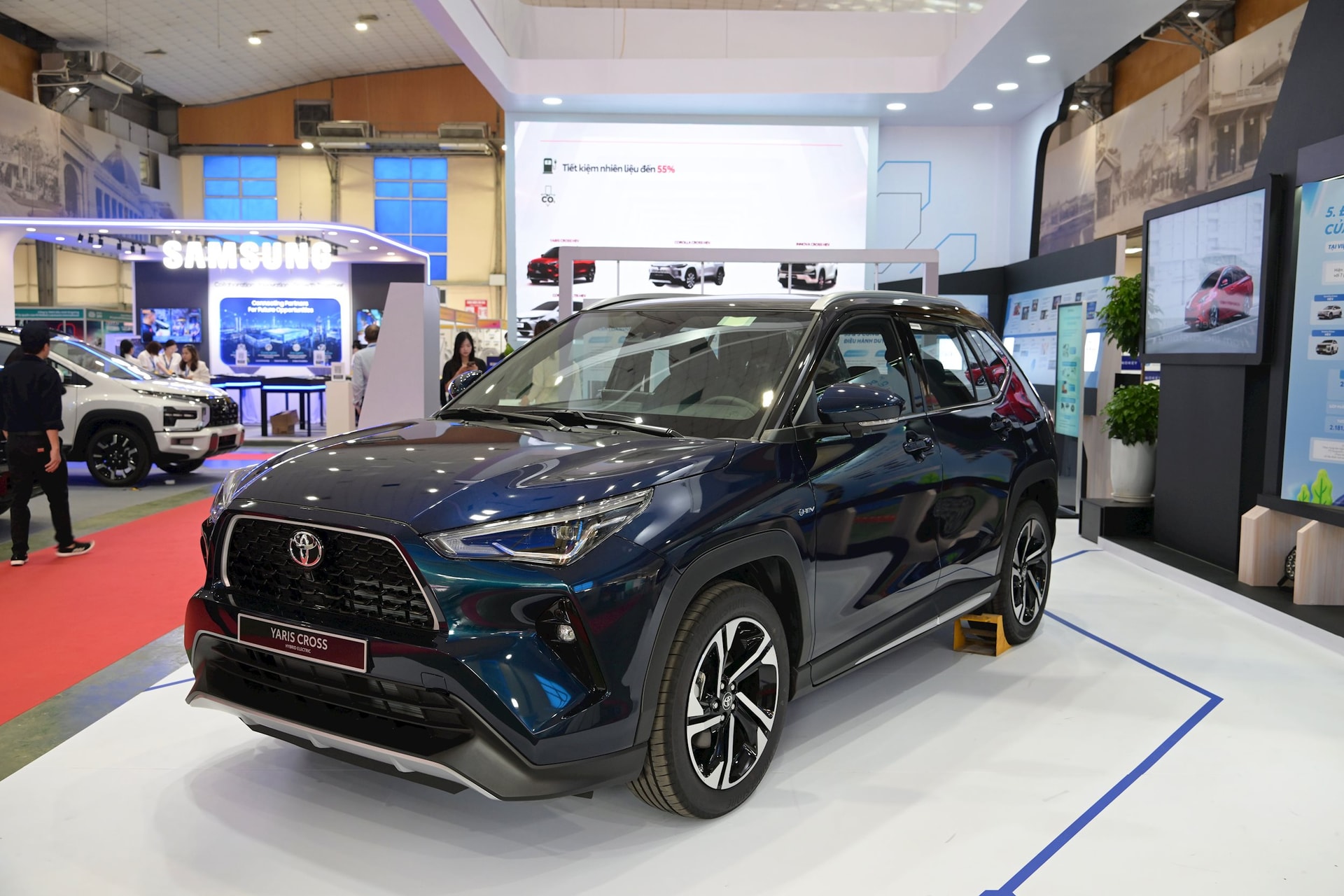 mau-xe-yaris-cross-hev.jpg