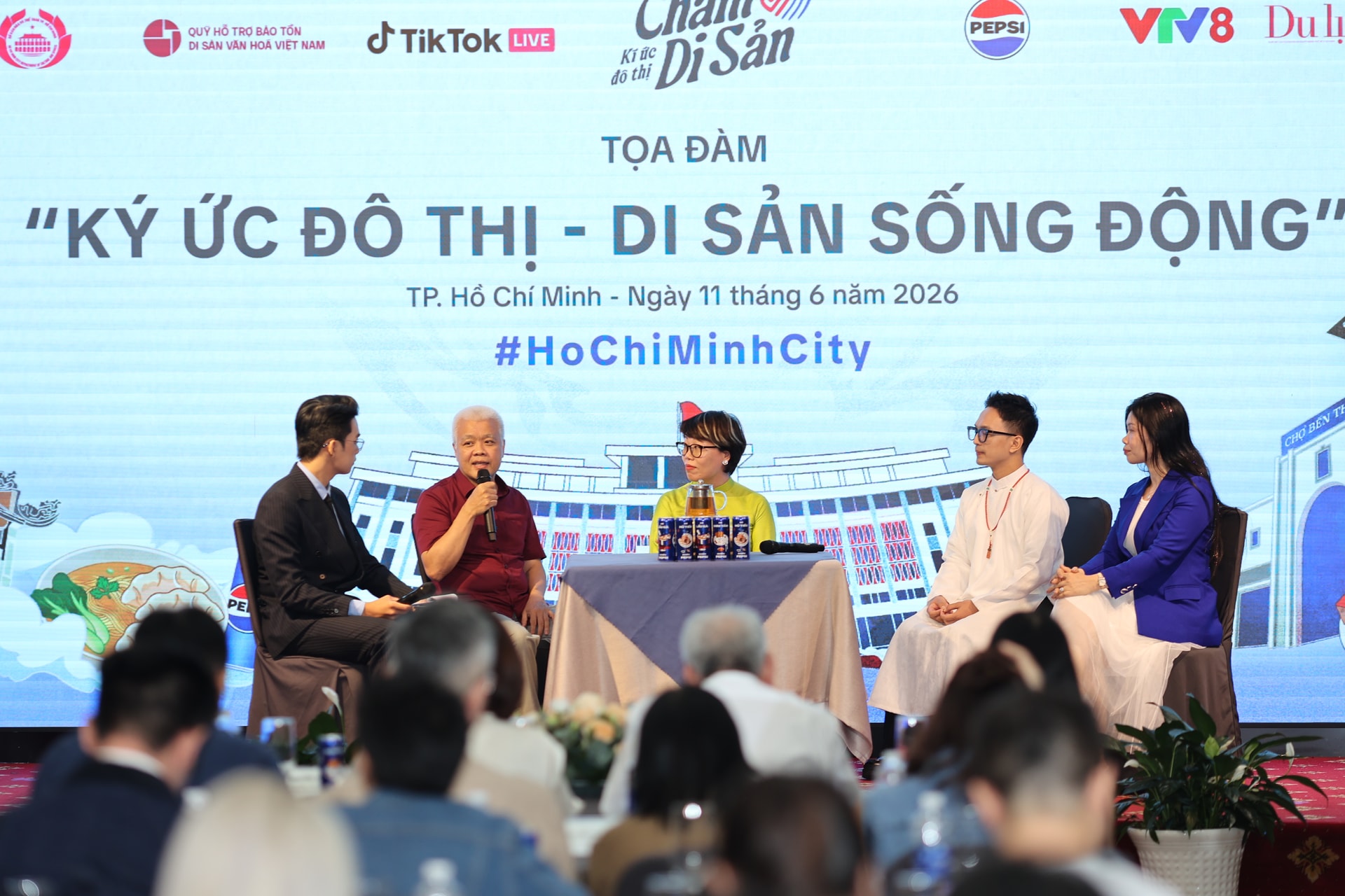 toa-dam-ky-uc-do-thi-di-san-song-dong-.jpg
