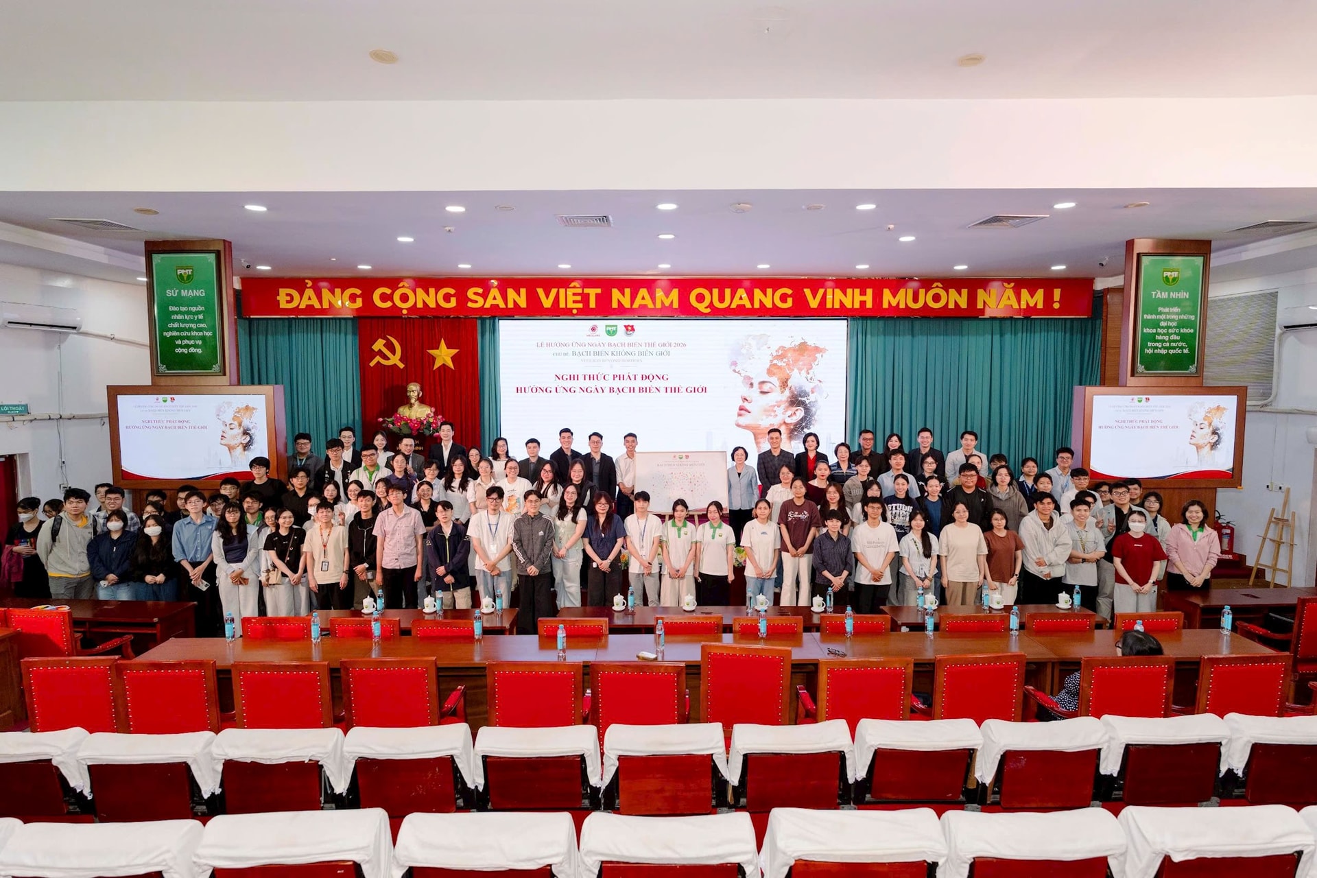 nhung-dau-van-tay-khac-biet-ket-noi-thanh-mot-buc-tranh-chung-tuong-trung-cho-su-se-chia-.jpg