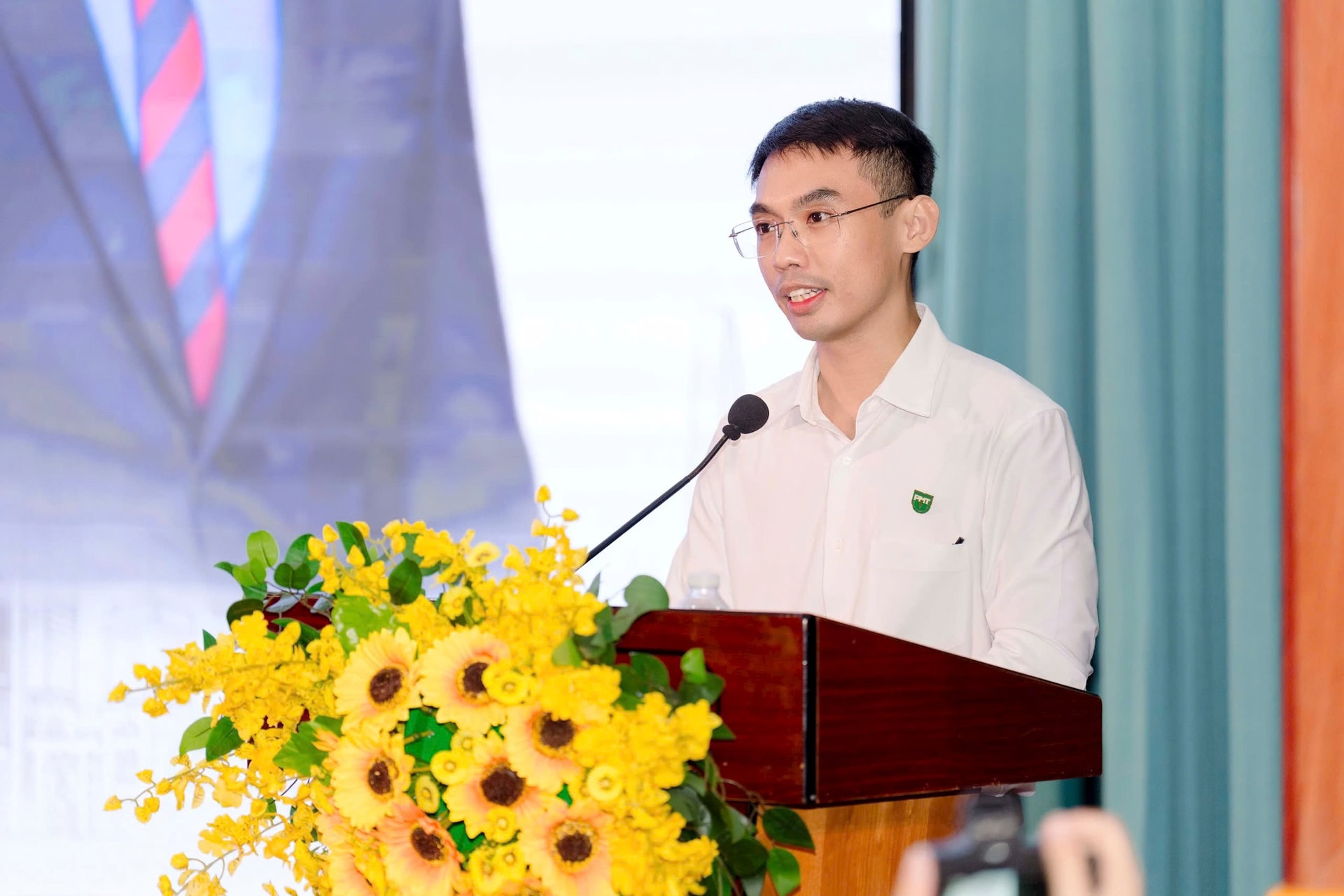 ths.bs-ha-thanh-dat-pho-chu-tich-hoi-thay-thuoc-tre-tp.hcm-bi-thu-doan-truong-dai-hoc-y-khoa-pham-ngoc-thach-.jpg