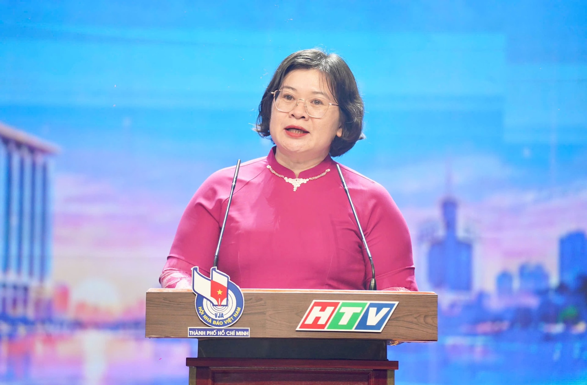 ba-van-thi-bach-tuyet.jpg