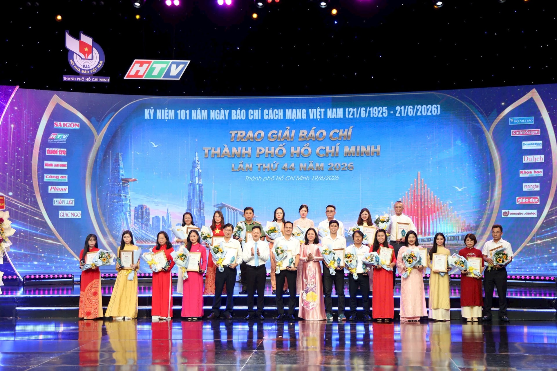 giai-khuyen-khich.jpg