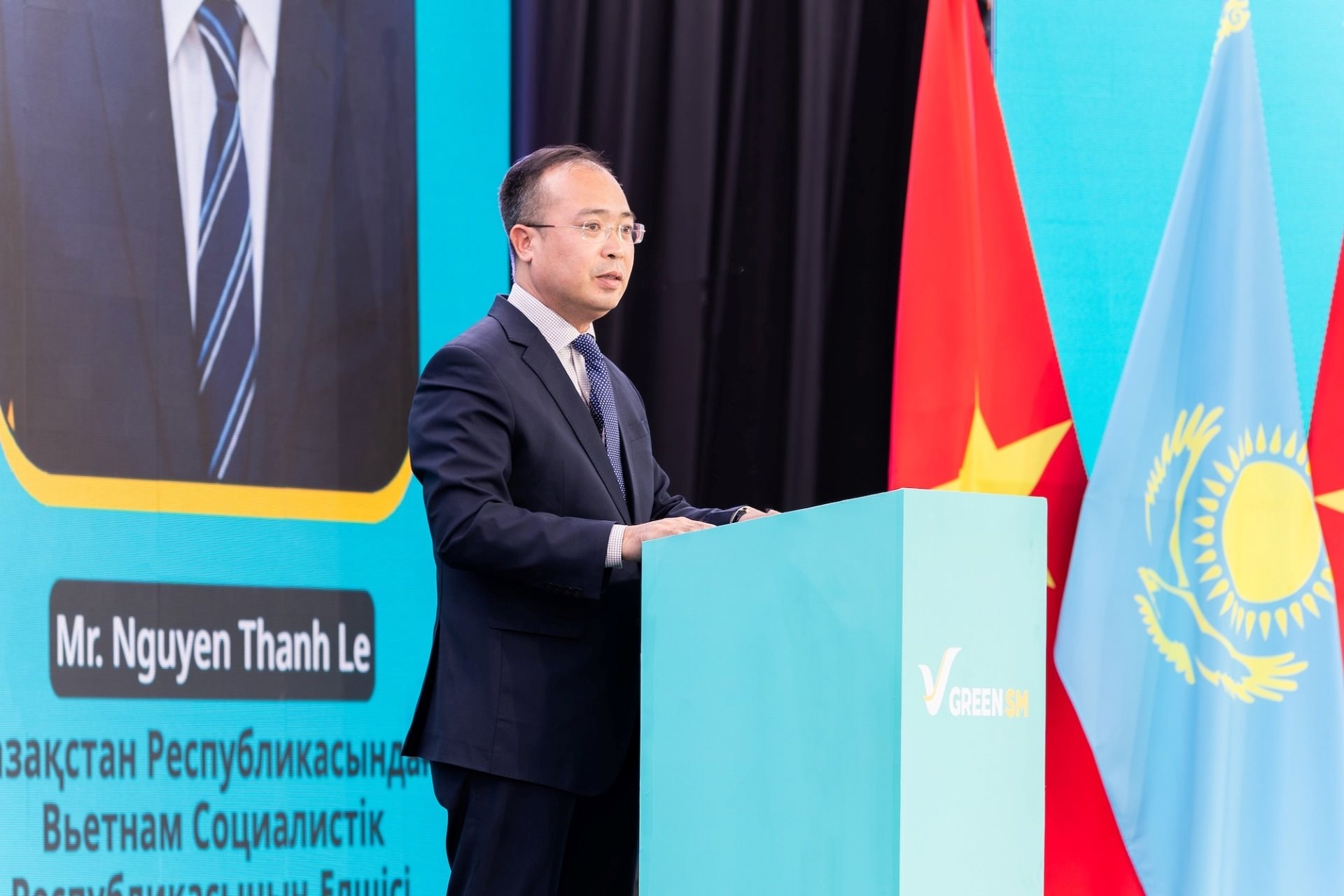 gsm-khai-truong-kazakhstan-vie-3.jpg