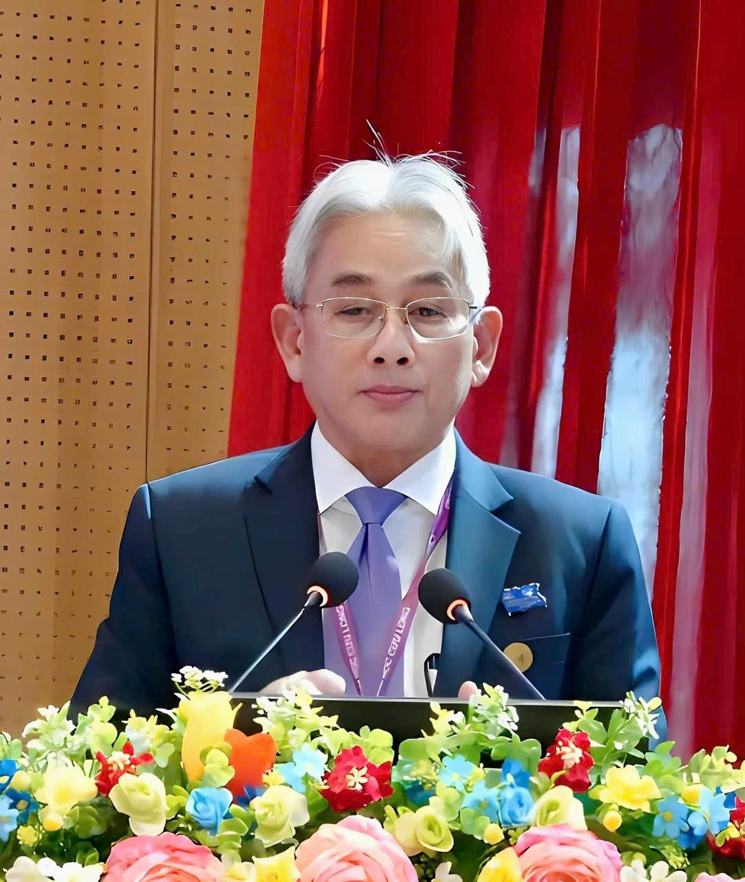 pgs.ts-luong-minh-cu-thay-hinh.jpg