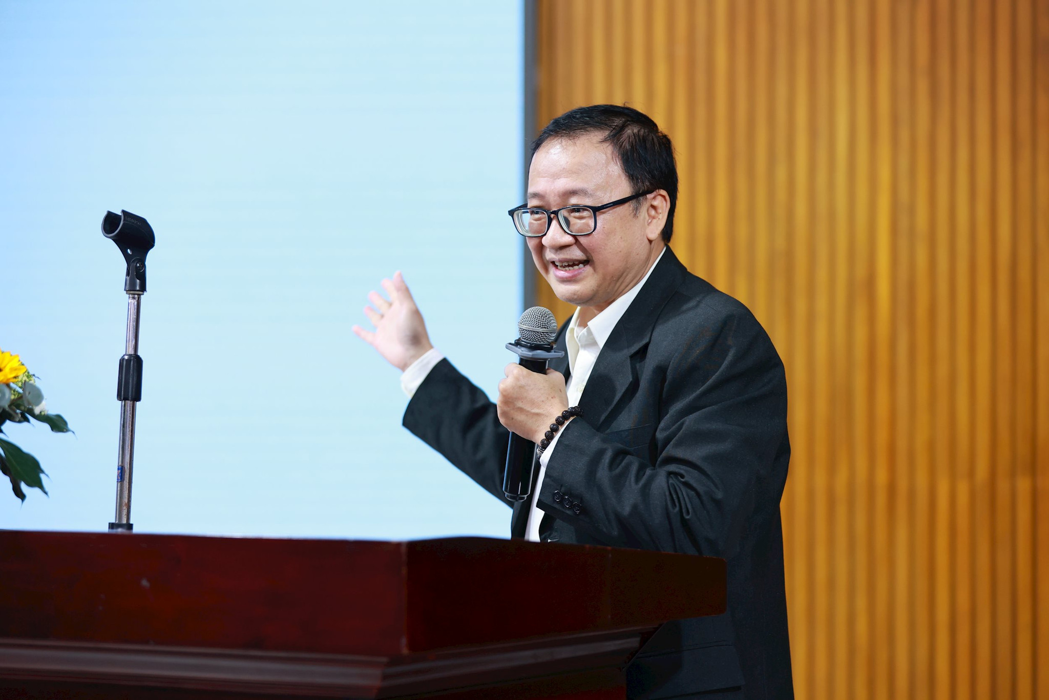 toan1084.jpg