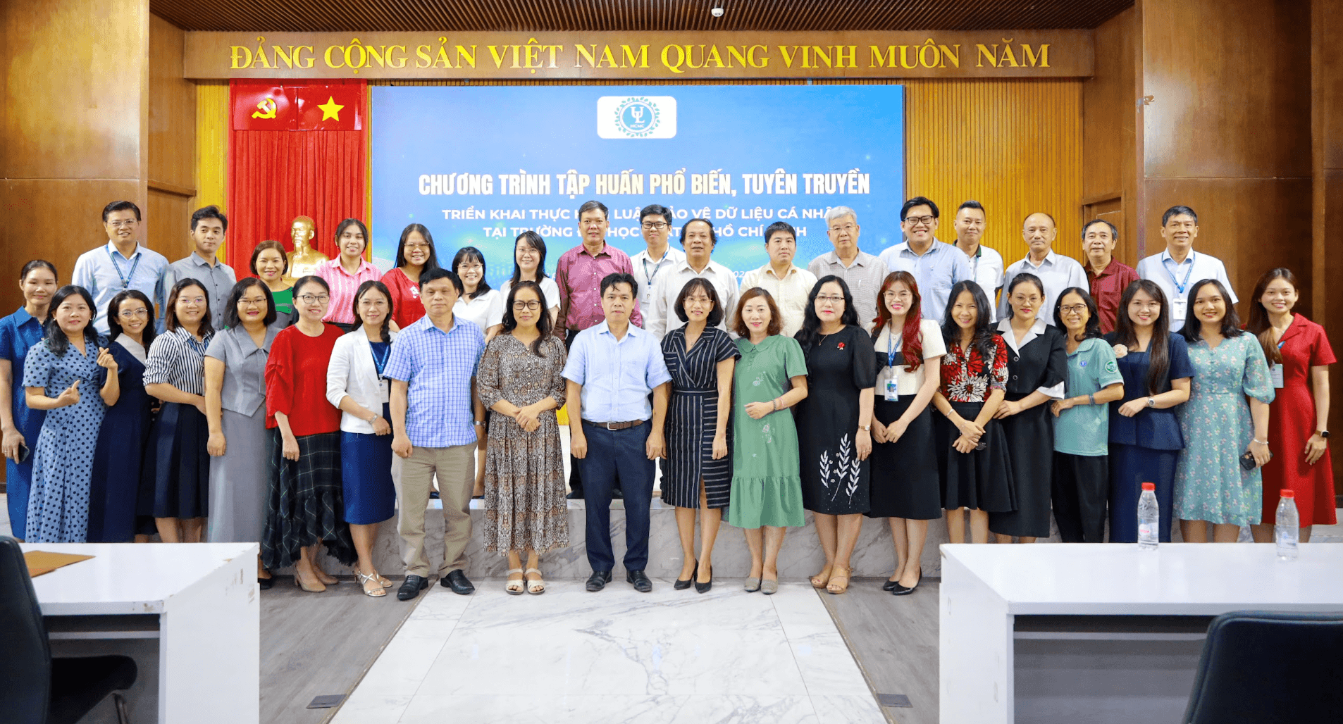 dong-dao-giang-vien-tham-gia.png