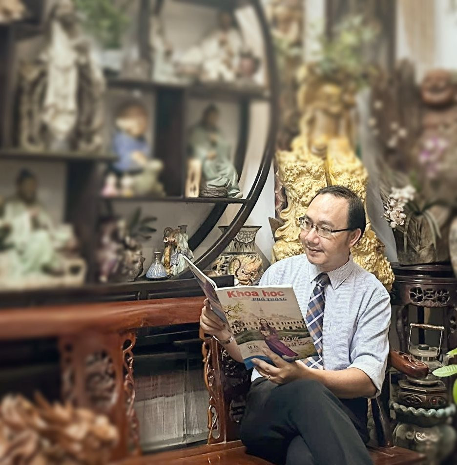 tac-gia-dang-doc-tap-chi-khoa-hoc-pho-thong.jpg