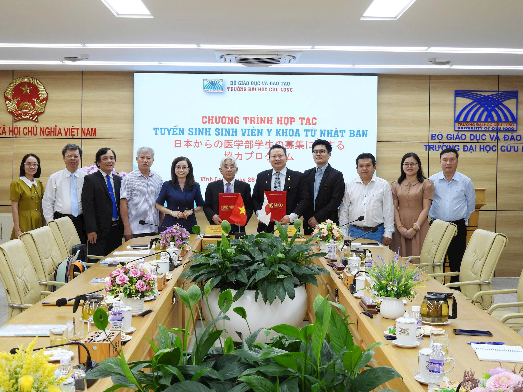 1-truong-dh-cuu-long-ky-ban-ghi-nho-voi-vien-jamwei-nhat-ban-ve-hop-tac-dao-tao-bac-si-danh-cho-sinh-vien-nhat-ban-tai-truong-dh-cuu-long.jpg