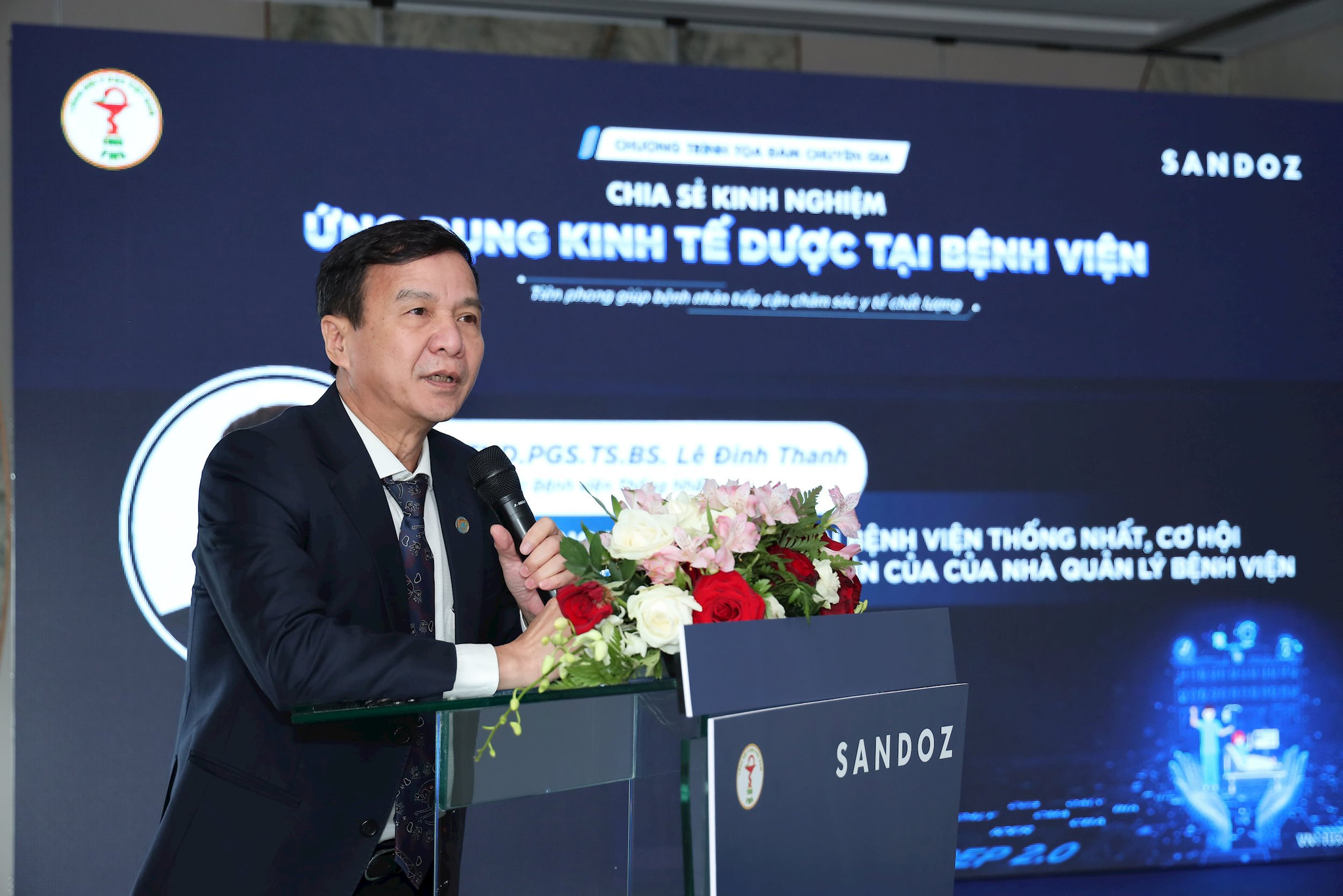 ttnd.pgs.ts.bs-le-dinh-thanh-giam-doc-benh-vien-thong-nhat-phat-bieu-tai-toa-dam.jpg