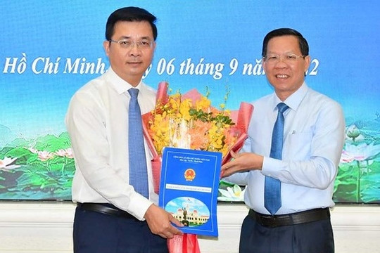 Công bố quyết định phê chuẩn kết quả bầu chủ tịch UBND huyện Bình Chánh, TP.HCM
