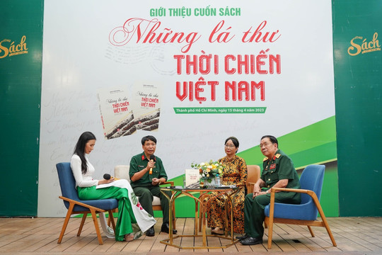 Cùng nhà báo Đặng Vương Hưng trò chuyện về “Những lá thư thời chiến Việt Nam”