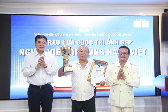 Trao giải cuộc thi ảnh 'Người Việt tin dùng hàng Việt' lần thứ 1 (2022- 2023)