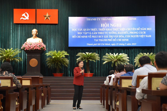 Xây dựng Không gian văn hóa Hồ Chí Minh tại TP.HCM: Mỗi cán bộ, đảng viên phải đi đầu