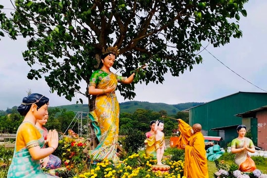 Nhiều hoạt động mừng Phật đản tại Đại Bảo tháp Mandala Tây Thiên