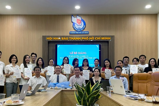 Hội Nhà báo TP.HCM bế giảng lớp bồi dưỡng về podcast