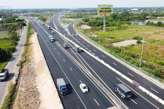 Nghiên cứu mở rộng cao tốc TP.HCM – Trung Lương lên 8 làn xe