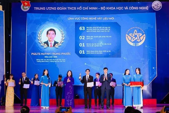 PGS.TS Huỳnh Trọng Phước - Quả cầu vàng 2023: Làm khoa học cần chọn đồng hành với những người có cùng định hướng