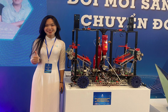 Nữ sinh Sán Dìu mê robot, vô địch Robocon quốc gia