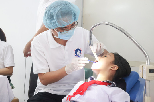 Bệnh viện Răng Hàm Mặt Trung ương TP.HCM đem “nụ cười" đến cho học sinh Tây Ninh