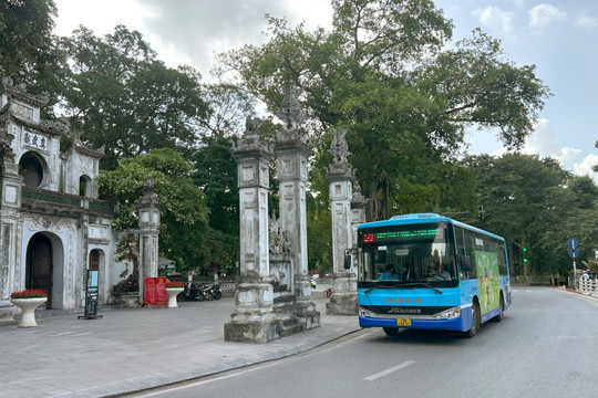 Hà Nội: Đảm bảo đi lại của nhân dân bằng xe buýt dịp Tết Nguyên đán Giáp Thìn 2024