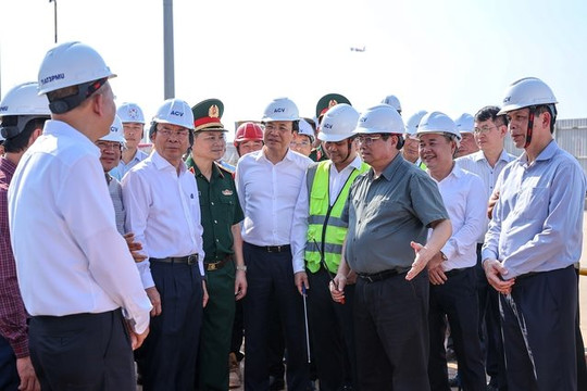 Kiểm tra dự án nhà ga hành khách T3 Tân Sơn Nhất, Thủ tướng biểu dương nỗ lực của TP.HCM
