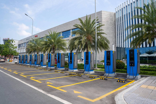 Nhà sáng lập VinFast dùng tài sản cá nhân lập công ty phát triển trạm sạc xe điện toàn cầu