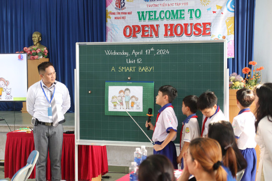 Học sinh Củ Chi học tiếng Anh với giáo viên nước ngoài qua Open House
