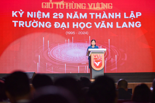 Bà Bùi Thị Vân Anh: ‘Trường ĐH Văn Lang sẽ ưu tiên tập trung vào ba trọng tâm”