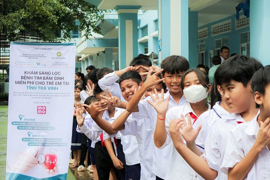 Mang dịch vụ chăm sóc sức khỏe tim mạch miễn phí cho trẻ em nông thôn Việt Nam
