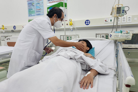 Nghi ngộ độc thực phẩm, 19 sinh viên ĐH Quốc gia TP.HCM nhập viện điều trị