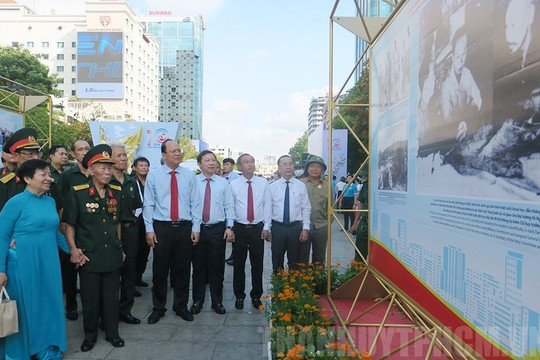 Khai mạc triển lãm “Chiến thắng Điện Biên Phủ - Sức mạnh Việt Nam, tầm vóc thời đại”