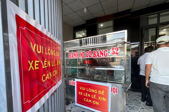 Ngộ độc bánh mì ở Long Khánh, Đồng Nai, một bệnh nhi tử vong