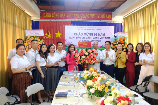 Phó Chủ tịch UBND TP.HCM Võ Văn Hoan đánh giá cao những nỗ lực của Tạp chí Khoa học phổ thông
