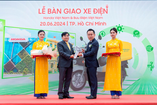 Bưu điện Việt Nam tiếp tục mở rộng hợp tác cùng Honda Việt Nam trong dự án sử dụng xe điện giao hàng