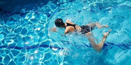 Bơi lội – Môn thể thao nhiều lợi ích và những lưu ý khi bơi