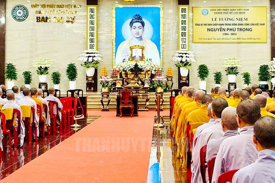 Gần 1.000 tăng, ni, Phật tử dự lễ tưởng niệm Tổng Bí thư Nguyễn Phú Trọng tại Việt Nam Quốc Tự