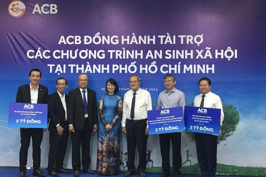 ACB trao tặng 10 tỷ đồng cho các chương trình an sinh xã hội, phát triển thể thao tại TP.HCM