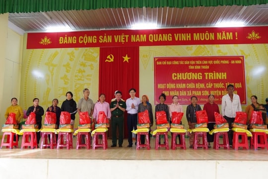 Bình Thuận: Tổ chức hoạt động khám chữa bệnh, cấp thuốc, tặng quà cho nhân dân xã Phan Sơn