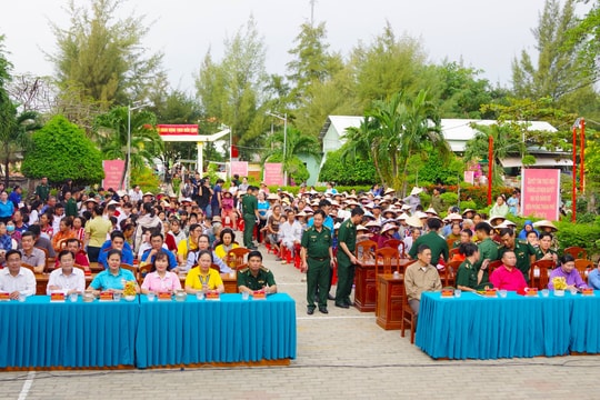 “Xuân Biên phòng - Ấm lòng dân bản” đến với xã đảo Thạnh An