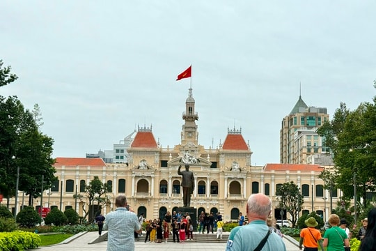 TP.HCM đẩy mạnh tuyên truyền Kỷ niệm 50 năm Ngày Giải phóng miền Nam, thống nhất đất nước