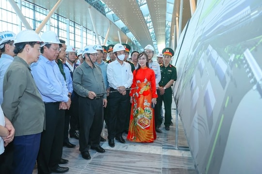 Kiểm tra tiến độ dự án Nhà ga T3 Cảng hàng không Tân Sơn Nhất, Thủ tướng biểu dương TP.HCM