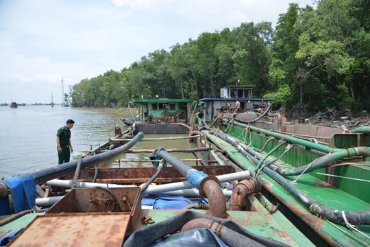 Phòng, chống khai thác cát trái phép tại Cần Giờ