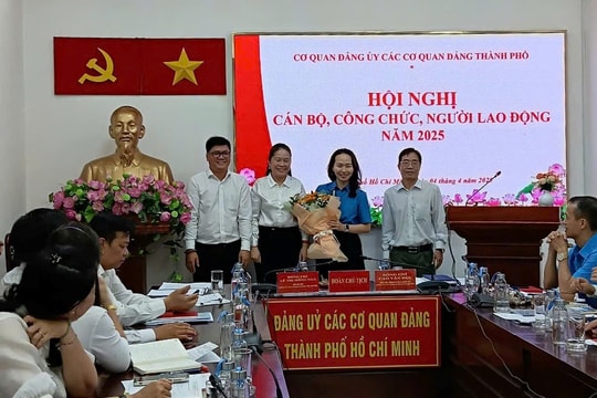 Chú trọng công tác cải cách hành chính trong Đảng