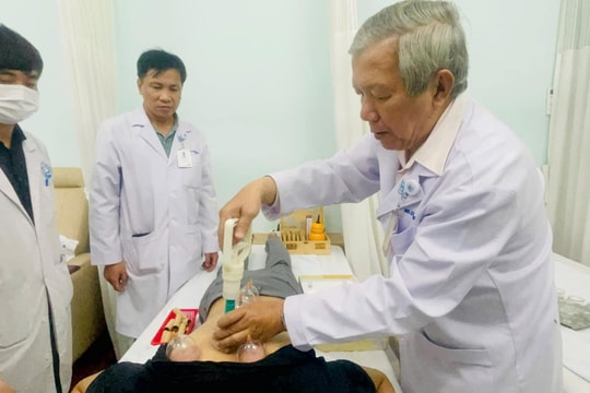 Y học cổ truyền trong dòng chảy 50 năm sau Giải phóng miền Nam