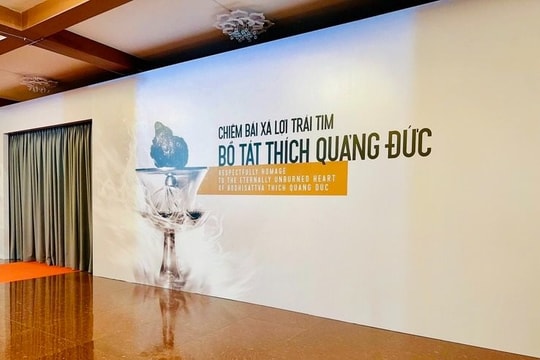 Hôm nay, người dân được chiêm bái xá lợi trái tim Bồ tát Thích Quảng Đức