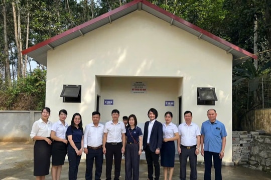 Quỹ Toyota Việt Nam xây dựng và cải tạo nhà vệ sinh cho các trường học vùng sâu vùng, xa tỉnh Yên Bái