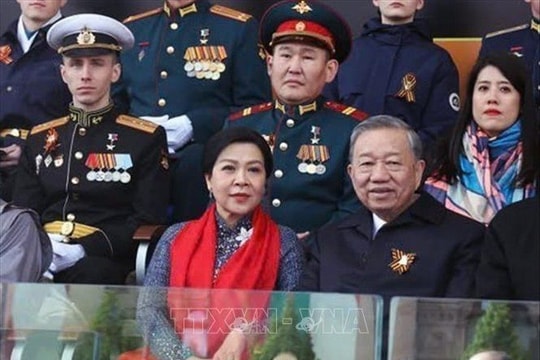 Tổng Bí thư Tô Lâm và Phu nhân dự Lễ duyệt binh kỷ niệm 80 năm Ngày Chiến thắng tại Quảng trường Đỏ